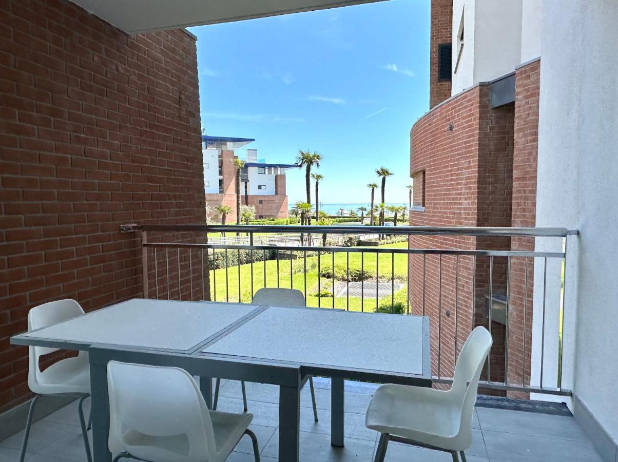 Frontemar Residenze Sul Mare - Carraro Immobiliare Jesolo - Family Apartments Eksteriør bilde